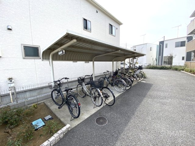 Ｄ-ｒｏｏｍ西本郷のその他共用部分|屋根付き駐車スペース☆彡