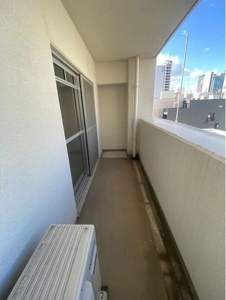 ラクメンビルのバルコニー