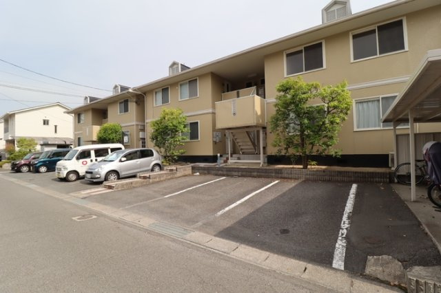 エトワール津島　A棟の駐車場