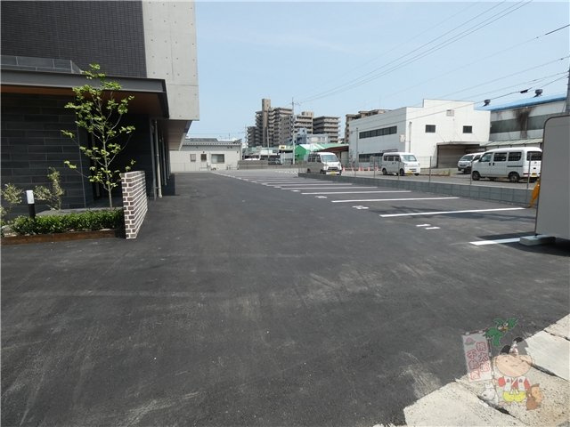 ＣＲＥＡ　ＣＯＡＴ（クレアコート）の駐車場