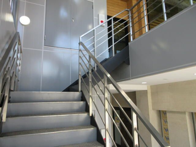 神漁八重咲ビルの内装