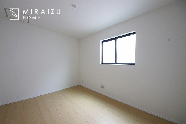 【子供部屋】 | 暮らしやすさを考えたプランで快適な現地ロケーションを実現。安らぎに満たされる、ゆとりのある日々を過ごせます♪