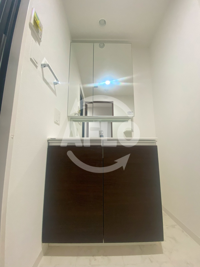 プレサンスＮＥＯ新深江リュミエル　長堂小学校の独立洗面台|プレサンスＮＥＯ新深江リュミエル　独立洗面台