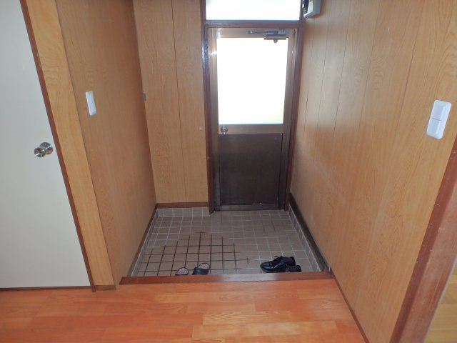 S1074R　田中荘の玄関