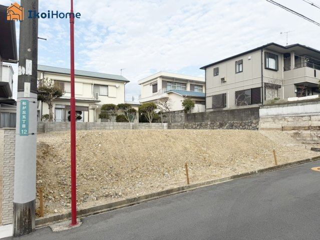 明石市松が丘5丁目　全2区画　1号地　東側　土地の前面道路含む現地写真|●年中無休：当日予約可●更地の為解体費用不要！整形地の為、ご希望建築プランの間取りが入りやすいです。