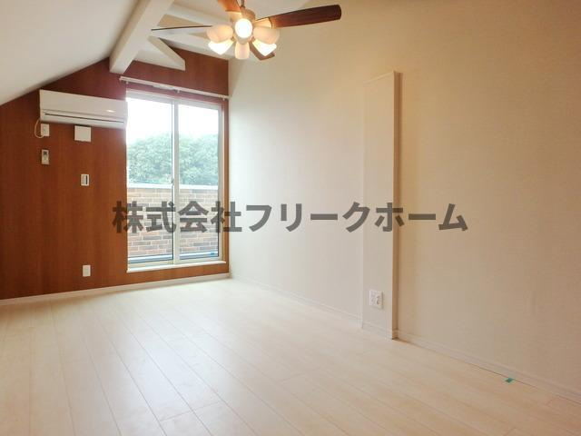 武蔵野市境４丁目のアパートの居間・リビング