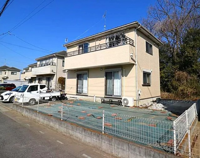 【中古】川越市的場中古住宅の前面道路含む現地写真|駐車スペースも並列2台可能！
ゆとりある生活をぜひ！