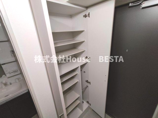 CREST TAPP DITA 神戸西パークフロントの収納