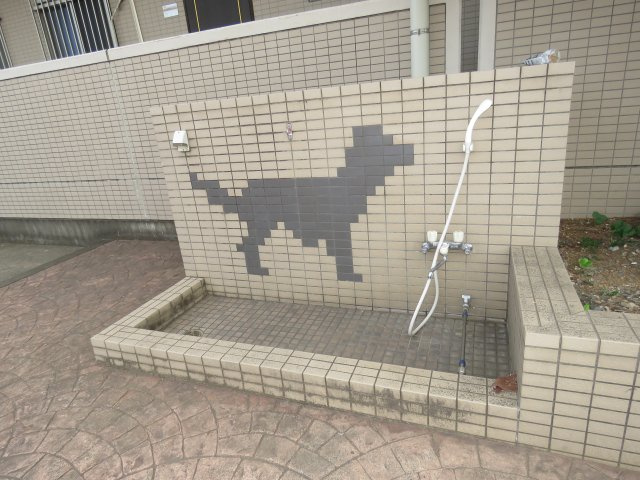 ルネスロワイヤルヒルズ（Bタイプ）のその他共用部分|ペット足洗い場