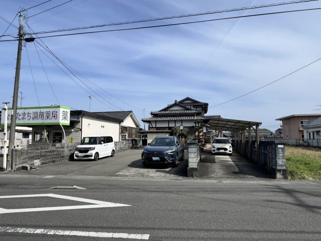 長田町戸建ての駐車場
