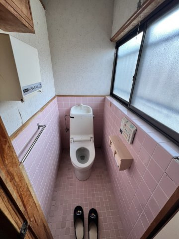 長田町戸建てのトイレ