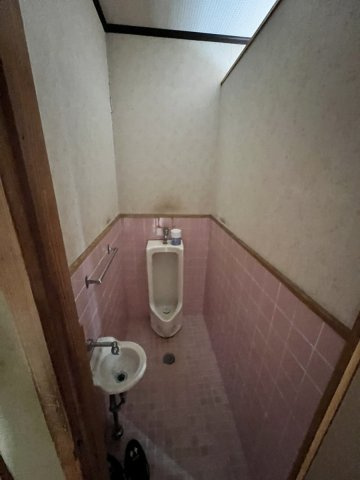 長田町戸建てのトイレ