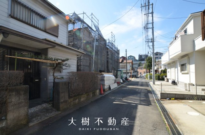 【前面道路含む現地写真】 | 座間市栗原中央１丁目　新築戸建て　全２棟【仲介手数料無料】 | ※令和8年3月上旬に撮影
