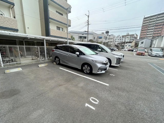 グランジュテの駐車場