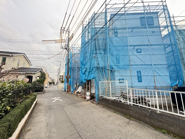 所沢市南住吉・全4棟　新築一戸建　B号棟　の前面道路含む現地写真|2026年3月6日撮影