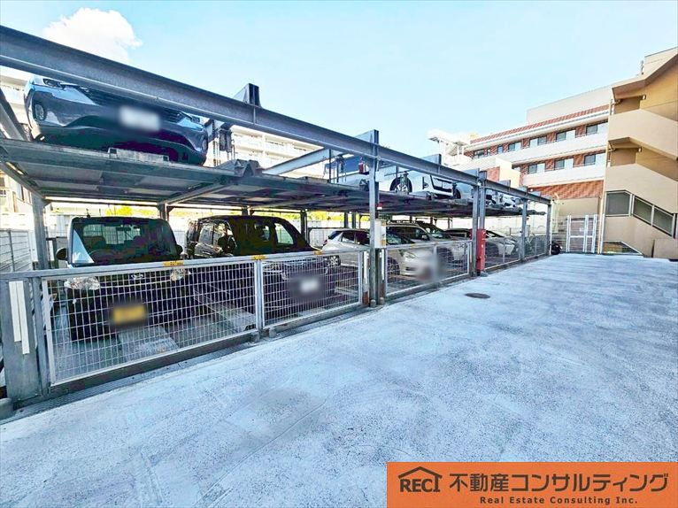 ルイシャトレ香櫨園の駐車場