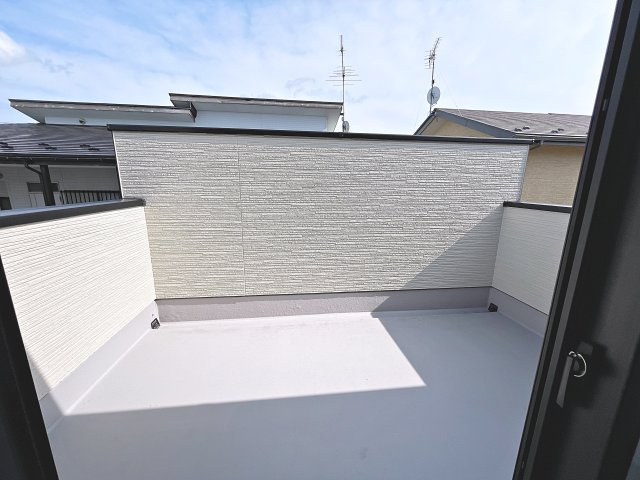 新築戸建・新築建売　郡山市片平町1期　小山田小・第六中のバルコニー|南側のバルコニーは広々としておりお洗濯物干しもしやすいです！