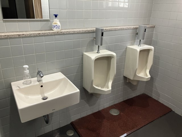 USビルのトイレ|シンプルで使いやすいトイレです