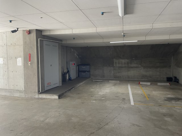 AcityヒルズステージⅠ番館の駐車場|建物内屋根付き駐車場を継承可能です（月額9000円/台）