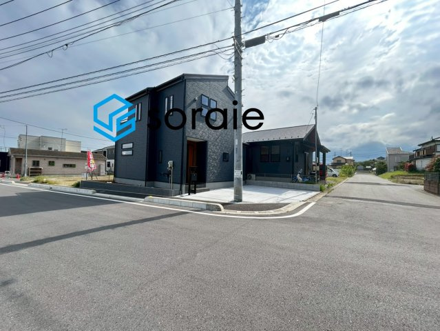 飯能市岩沢第3期　全1棟　新築戸建　リーブルガーデンの前面道路含む現地写真