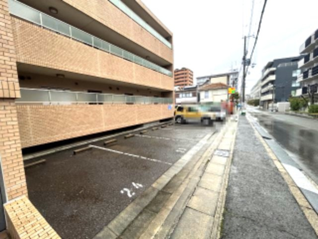 メトロポリタンの駐車場