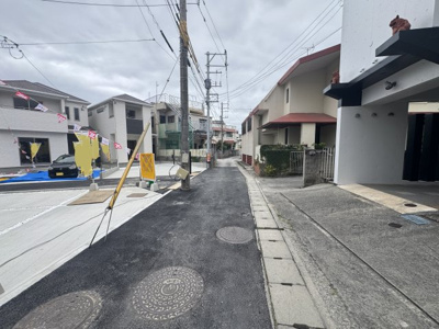 【前面道路含む現地写真】 | 那覇市三原（全6棟）ラストD号棟 | ※東側道路4m♪