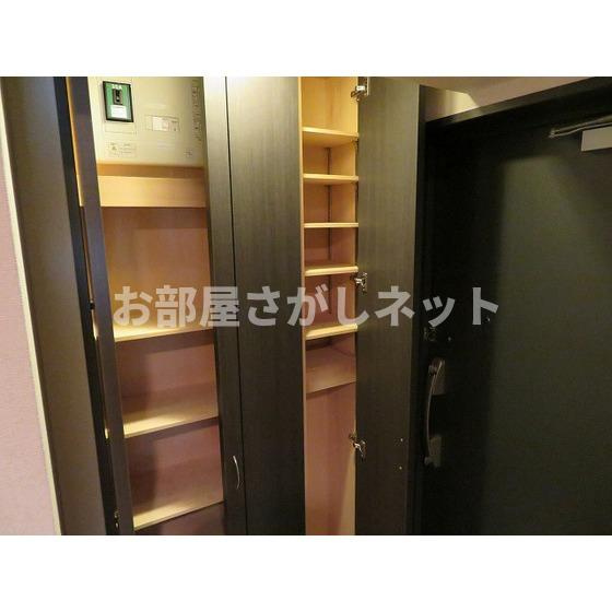クオーレ西新宿の玄関|玄関収納