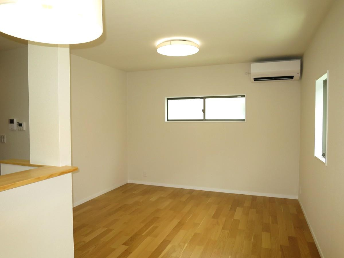 高知市旭天神町 B区画　未入居戸建ての居間・リビング