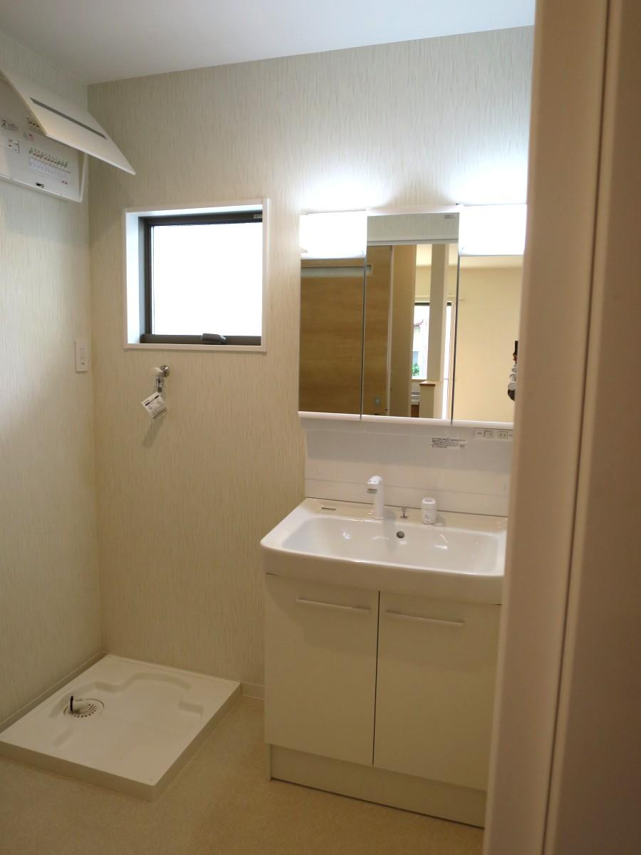 高知市旭天神町 B区画　未入居戸建ての独立洗面台