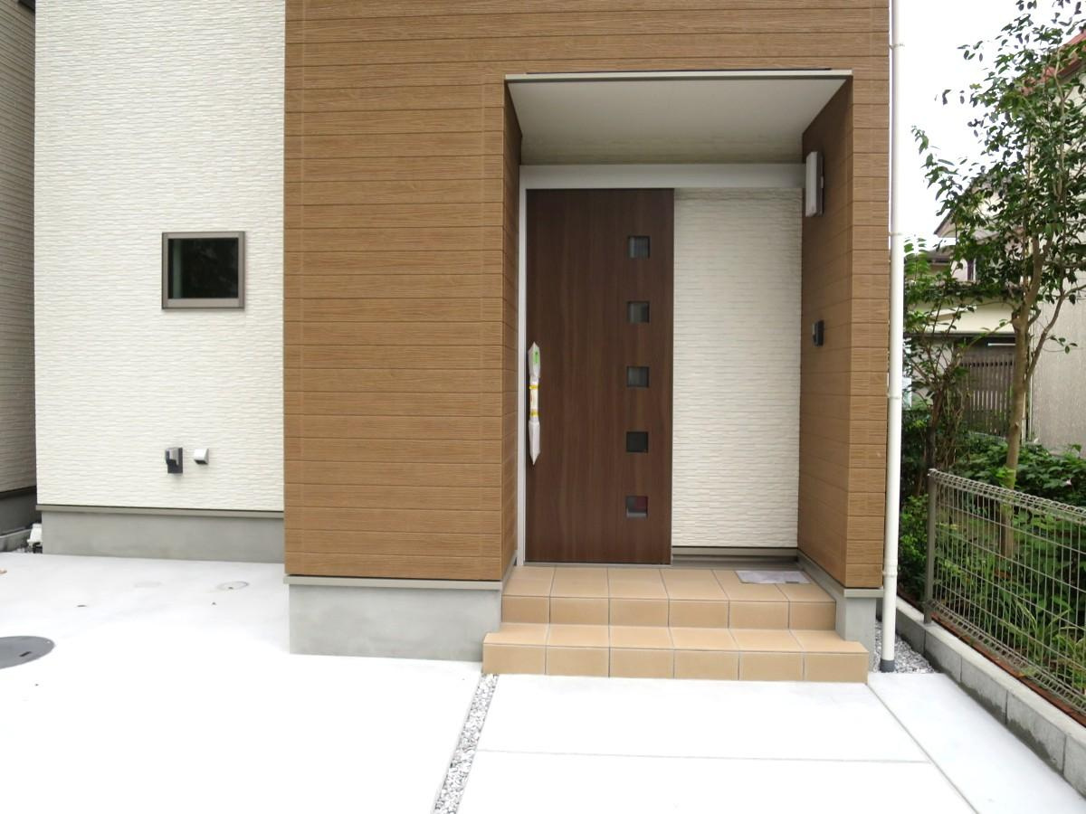 高知市旭天神町A　未入居戸建ての玄関|玄関です