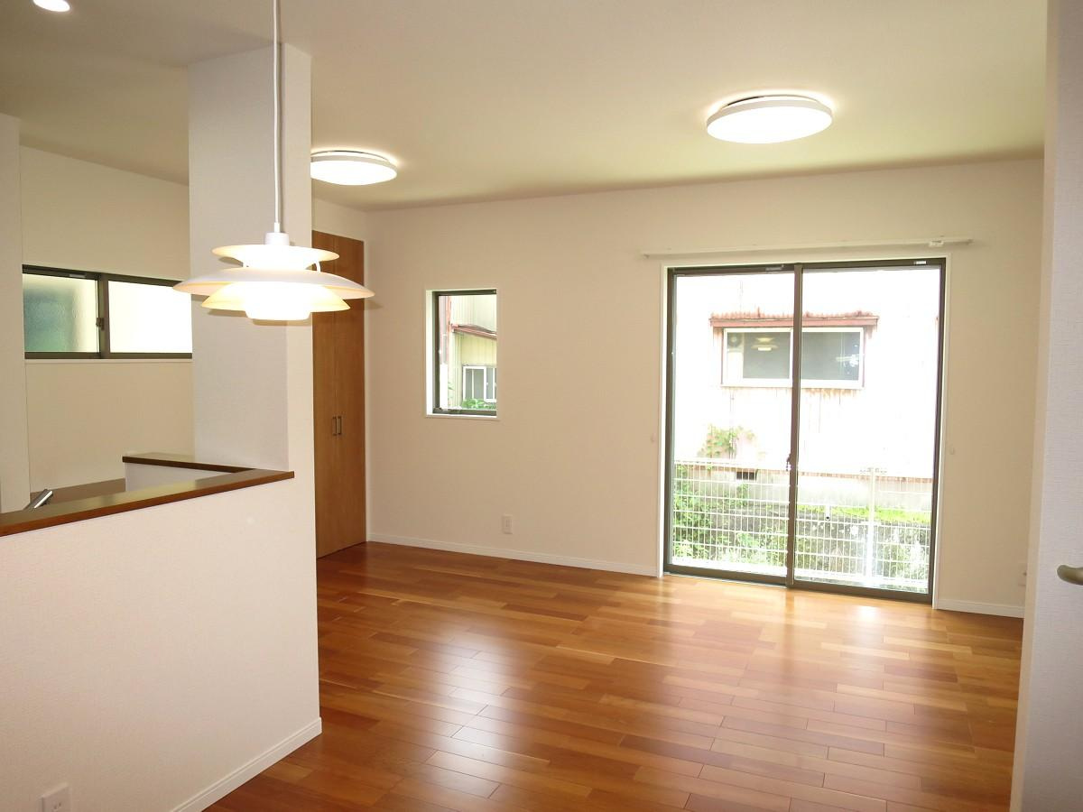 高知市旭天神町A　未入居戸建ての居間・リビング|おしゃれなリビングです