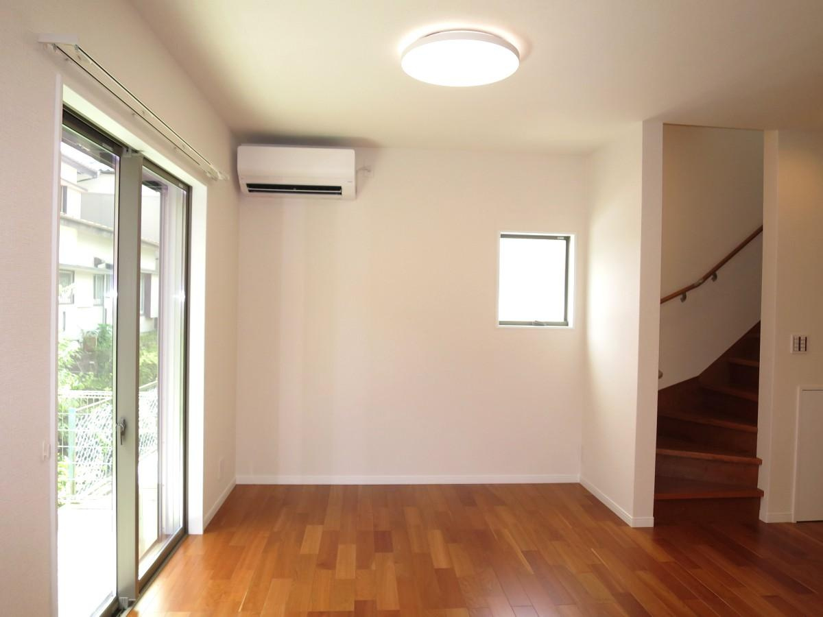 高知市旭天神町A　未入居戸建ての居間・リビング|おしゃれな居間です