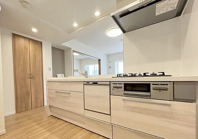 川口五丁目パーク・ホームズのキッチン|きれいなキッチンです