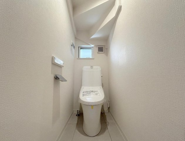 川口市領家三丁目戸建のトイレ|シンプルで使いやすいトイレです