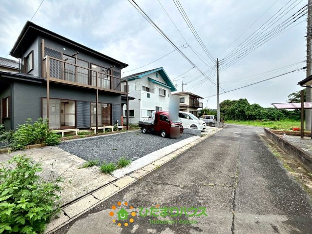 古河市東山田　中古一戸建ての前面道路含む現地写真