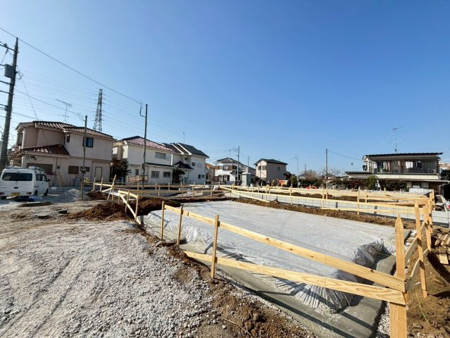 町田市小山町の前面道路含む現地写真|☆販売価格4480万円から購入可能
☆月々9万円台～夢のマイホーム♪広いリビング、大容量の収納やクロ