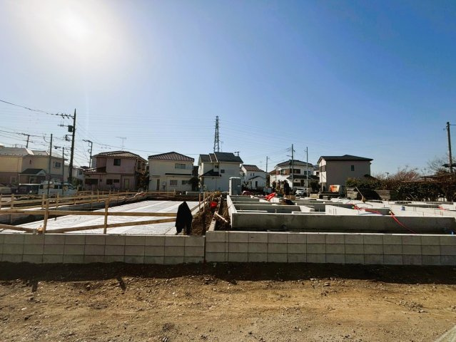 町田市小山町の前面道路含む現地写真|☆販売価格4480万円から購入可能
☆月々9万円台～夢のマイホーム♪広いリビング、大容量の収納やクロ