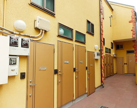 カスティーロ松ヶ丘の玄関