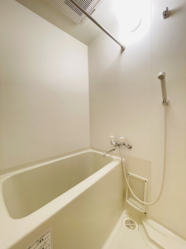 カスティーロ松ヶ丘の浴室