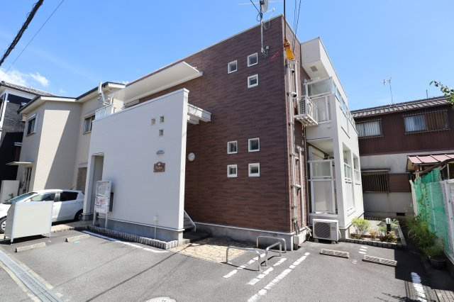 橿原市中曽司町のアパート
