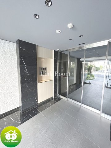 クレヴィスタ門前仲町グランのエントランス