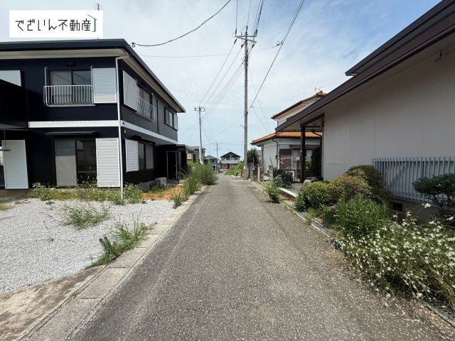 【前面道路含む現地写真】 | 熊谷市胄山　中古住宅   | 現地(2026年7月撮影)