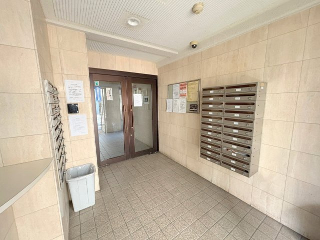 大阪市東淀川区東中島１丁目の賃貸マンションのロビー