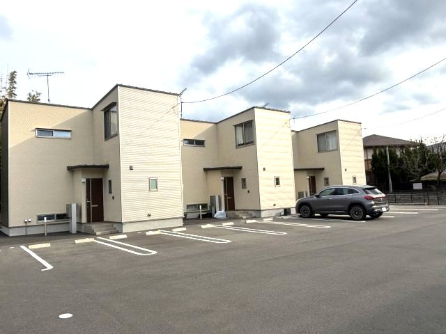 グリーンヒルズの駐車場