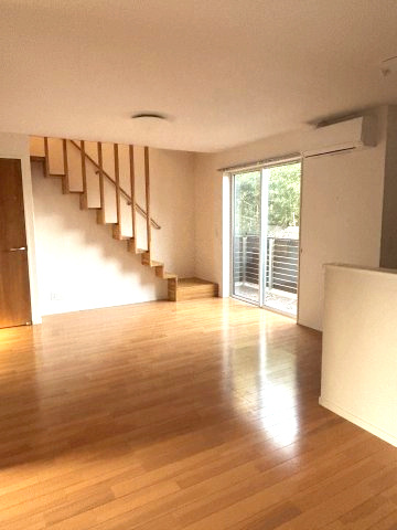 グリーンヒルズの居間・リビング