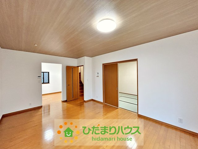 加須市久下５丁目　中古一戸建ての居間・リビング