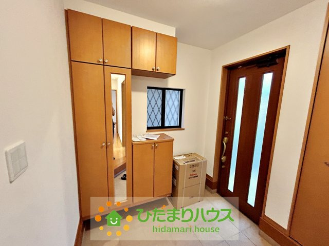 加須市久下５丁目　中古一戸建ての玄関