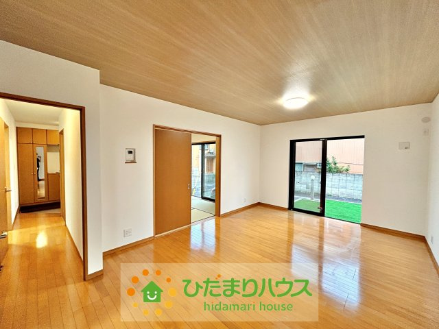 加須市久下５丁目　中古一戸建ての居間・リビング