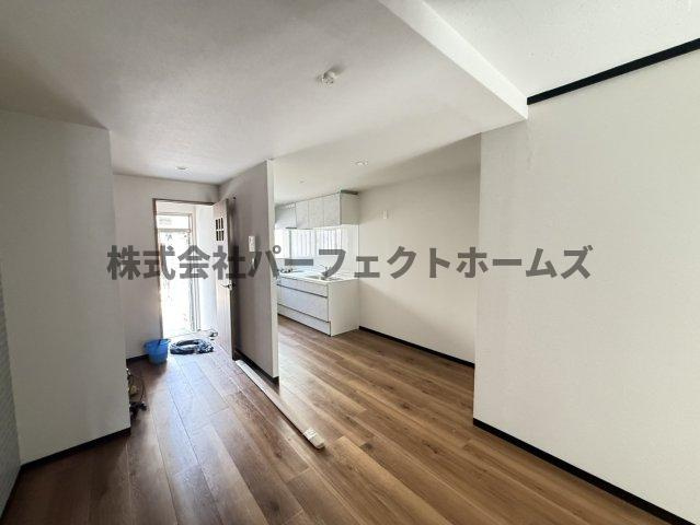 DMハイツ松丘の居間・リビング|使いやすいリビングです