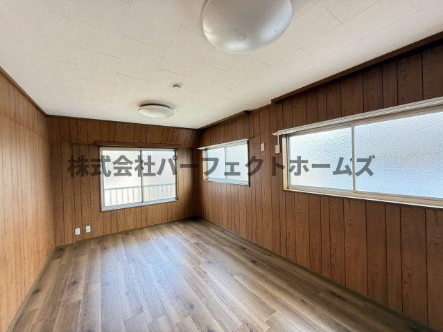 DMハイツ松丘の洋室|落ち着いた色調の洋室です
